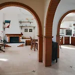 Casa Con Piscina Grande E Idromassaggio Jacuzzi
