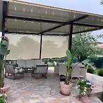 Casa Vacanza Con Piscina Grande E Idromassaggio Jacuzzi Collesalvetti