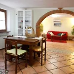 Casa Vacanza Con Piscina Grande E Idromassaggio Jacuzzi Daire Collesalvetti