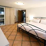 Casa Vacanza Con Piscina Grande E Idromassaggio Jacuzzi