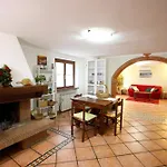 Casa Vacanza Con Piscina Grande E Idromassaggio Jacuzzi