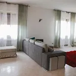 Casa Vacanza Con Piscina Grande E Idromassaggio Jacuzzi Collesalvetti