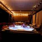 Daire Casa Vacanza Con Piscina Grande E Idromassaggio Jacuzzi