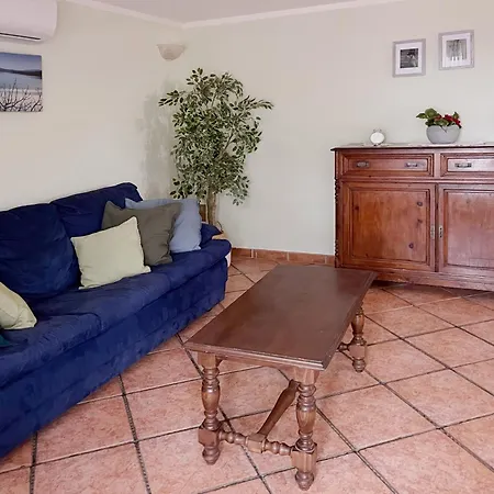 Casa Vacanza Con Piscina Grande E Idromassaggio Jacuzzi Collesalvetti