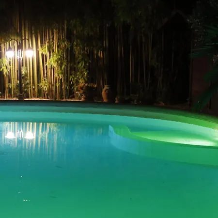 Lägenhet Casa Con Piscina Grande E Idromassaggio Jacuzzi *