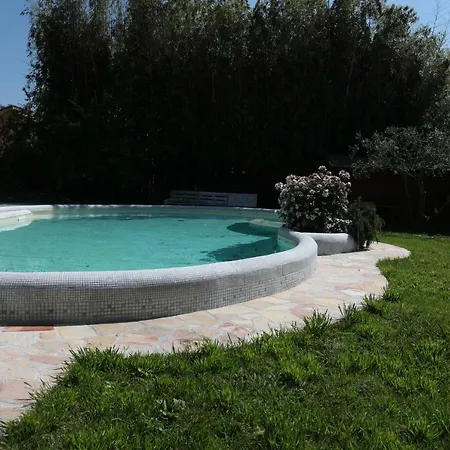Casa Con Piscina Grande E Idromassaggio Jacuzzi Lägenhet *